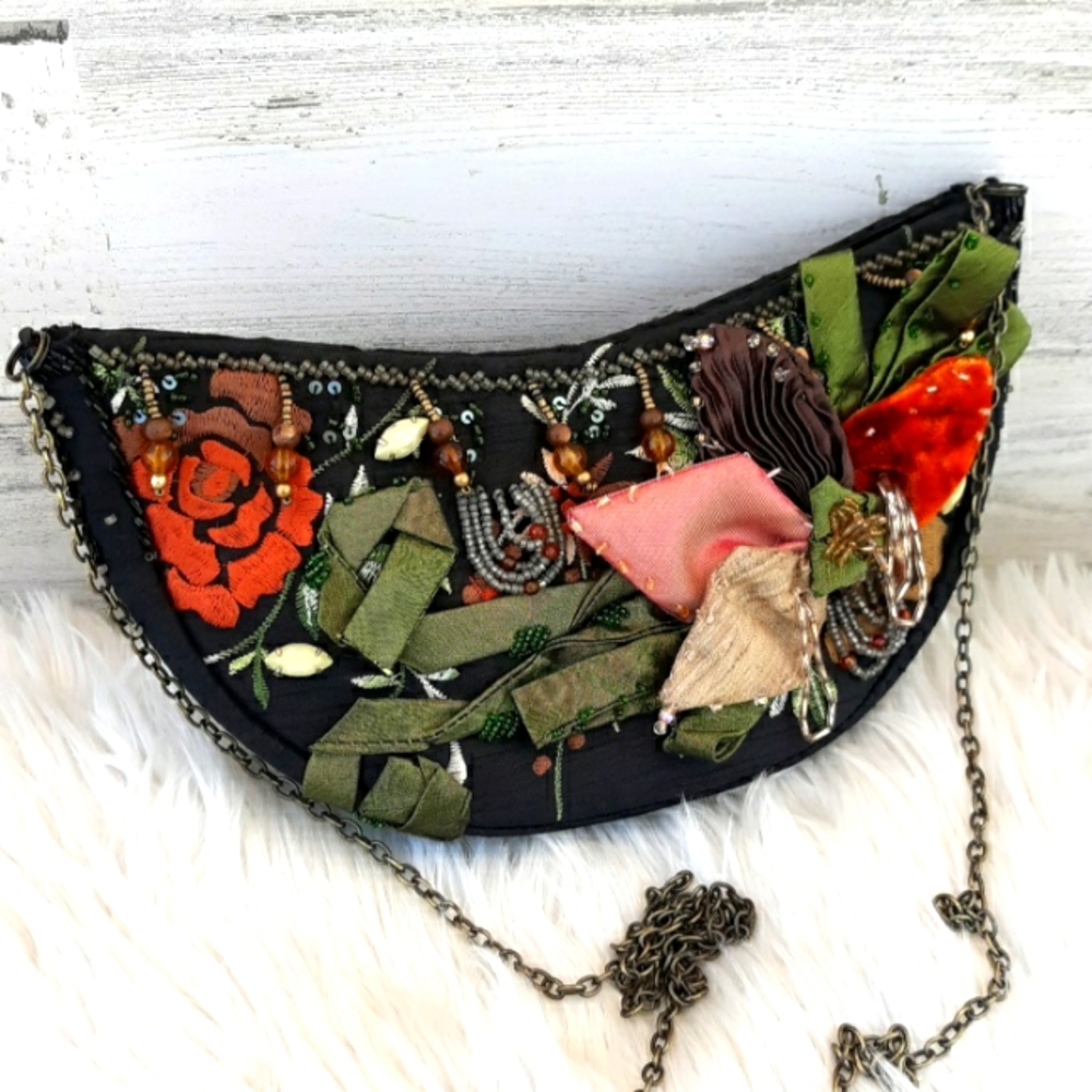 EUC VTG MARY FRANCES SMALL CRESCENT CROSSBODY BAG - Picture 15 of 15
